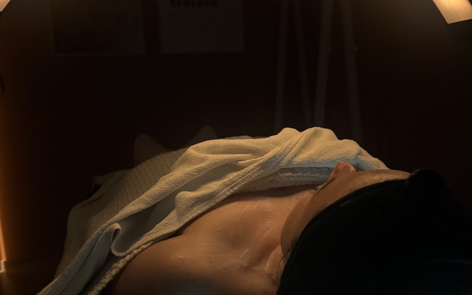 Soin head spa relaxant à l'institut mySkin Delémont